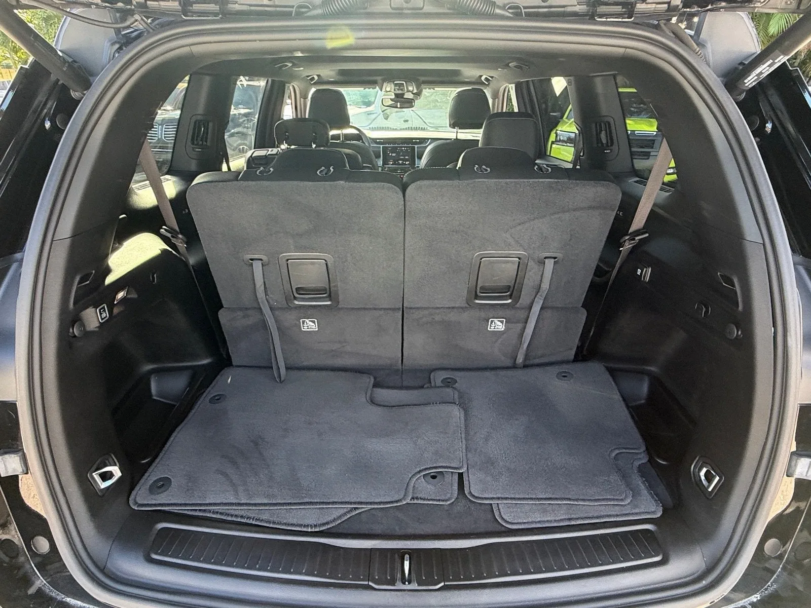 2023 Jeep Grand Cherokee L Altitude photo 15
