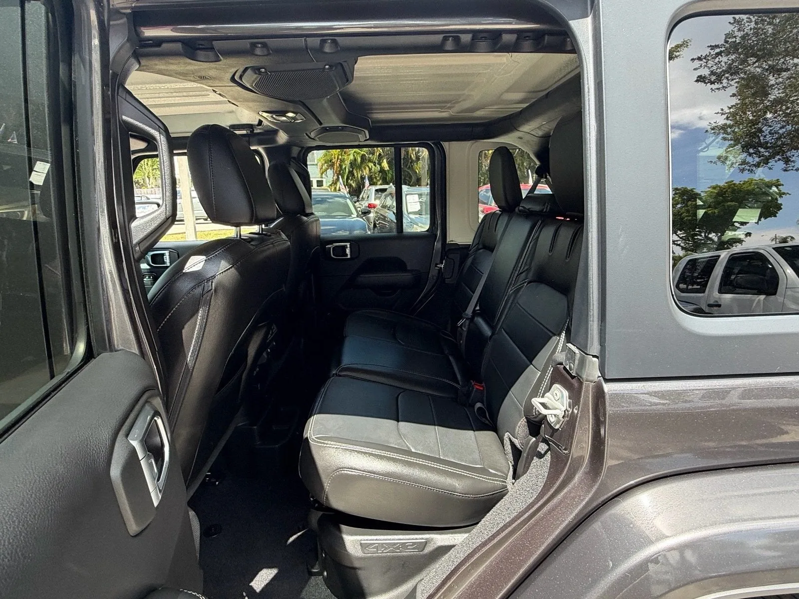 2023 Jeep Wrangler 4xe Sahara photo 11
