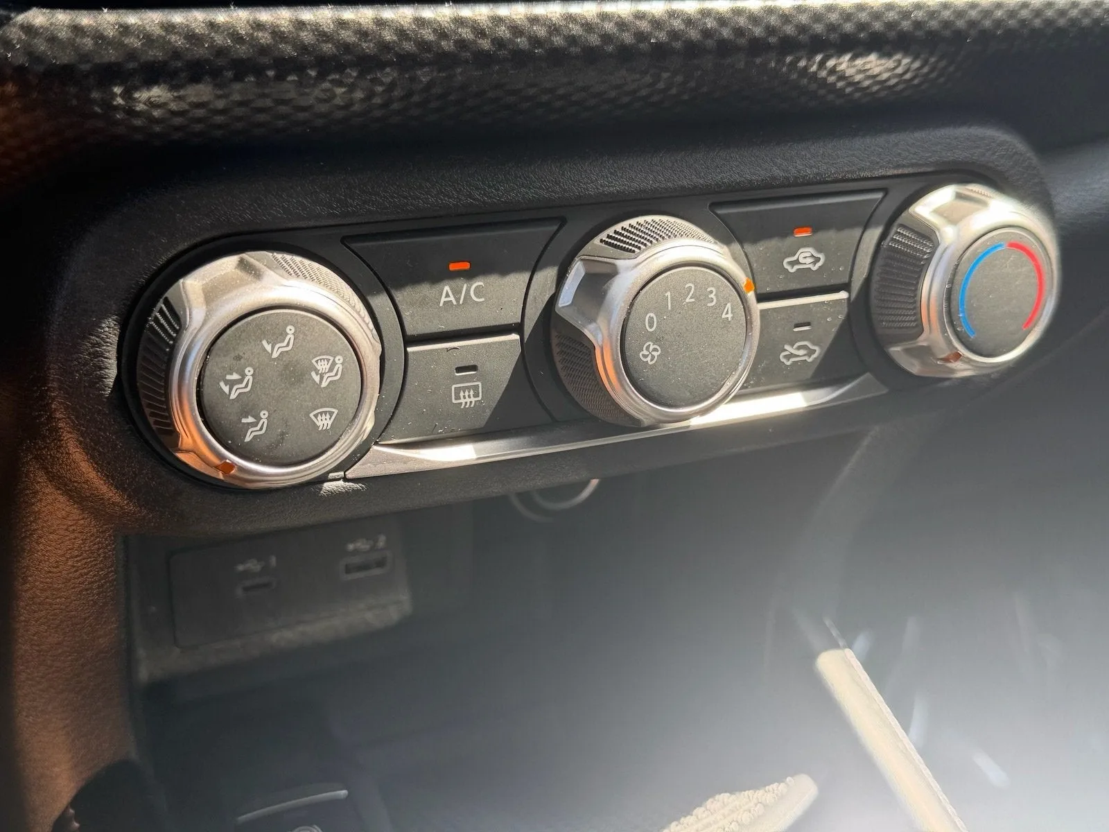 2024 Nissan Kicks SV photo 25