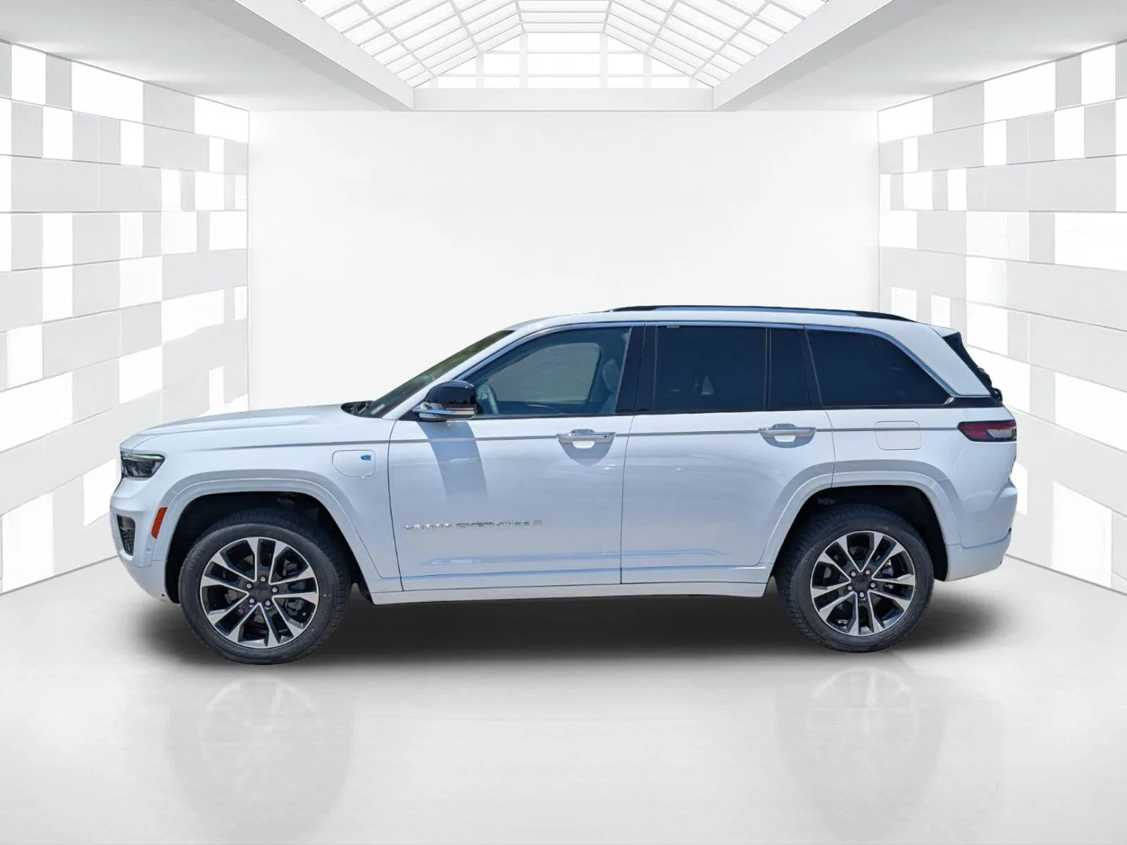 2022 Jeep Grand Cherokee 4xe Overland photo 4