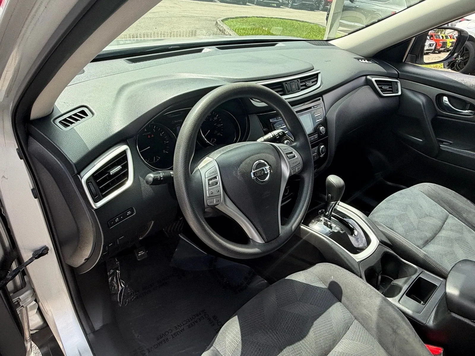 2016 Nissan Rogue S photo 10
