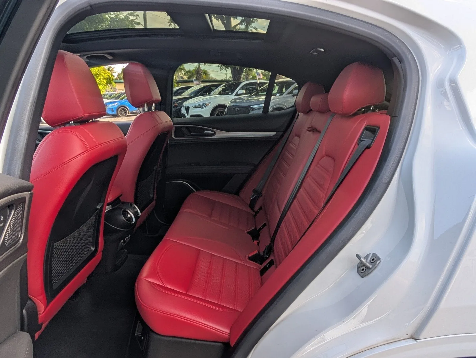 2023 Alfa Romeo Stelvio Veloce photo 11