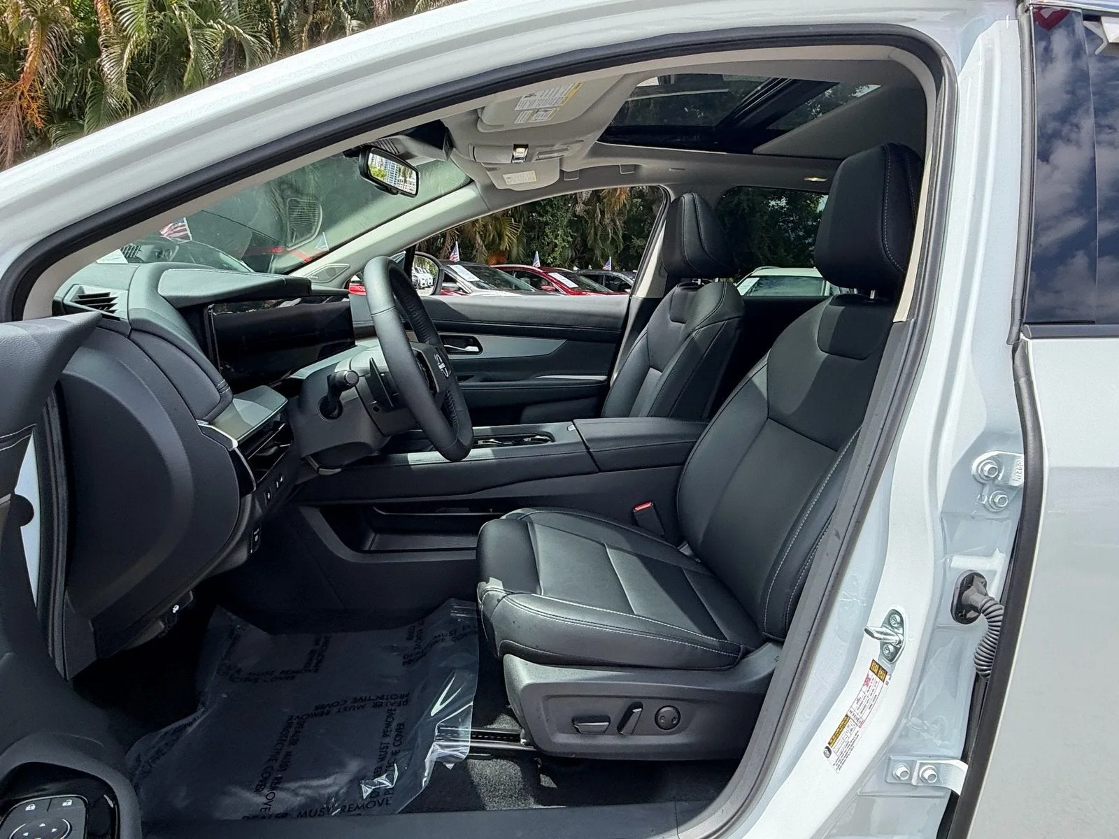 2025 Nissan Murano SL photo 9
