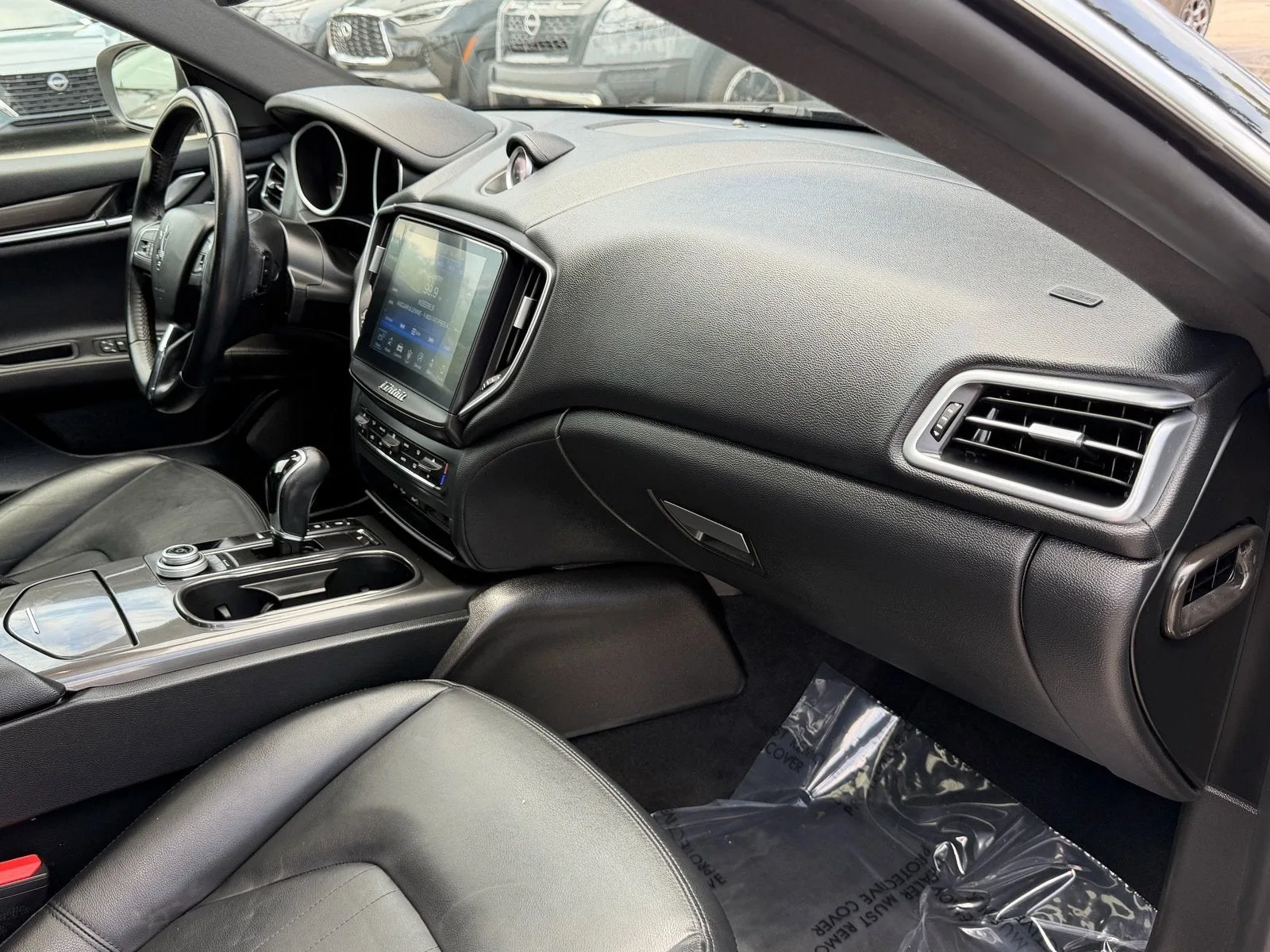 2018 Maserati Ghibli Base photo 18