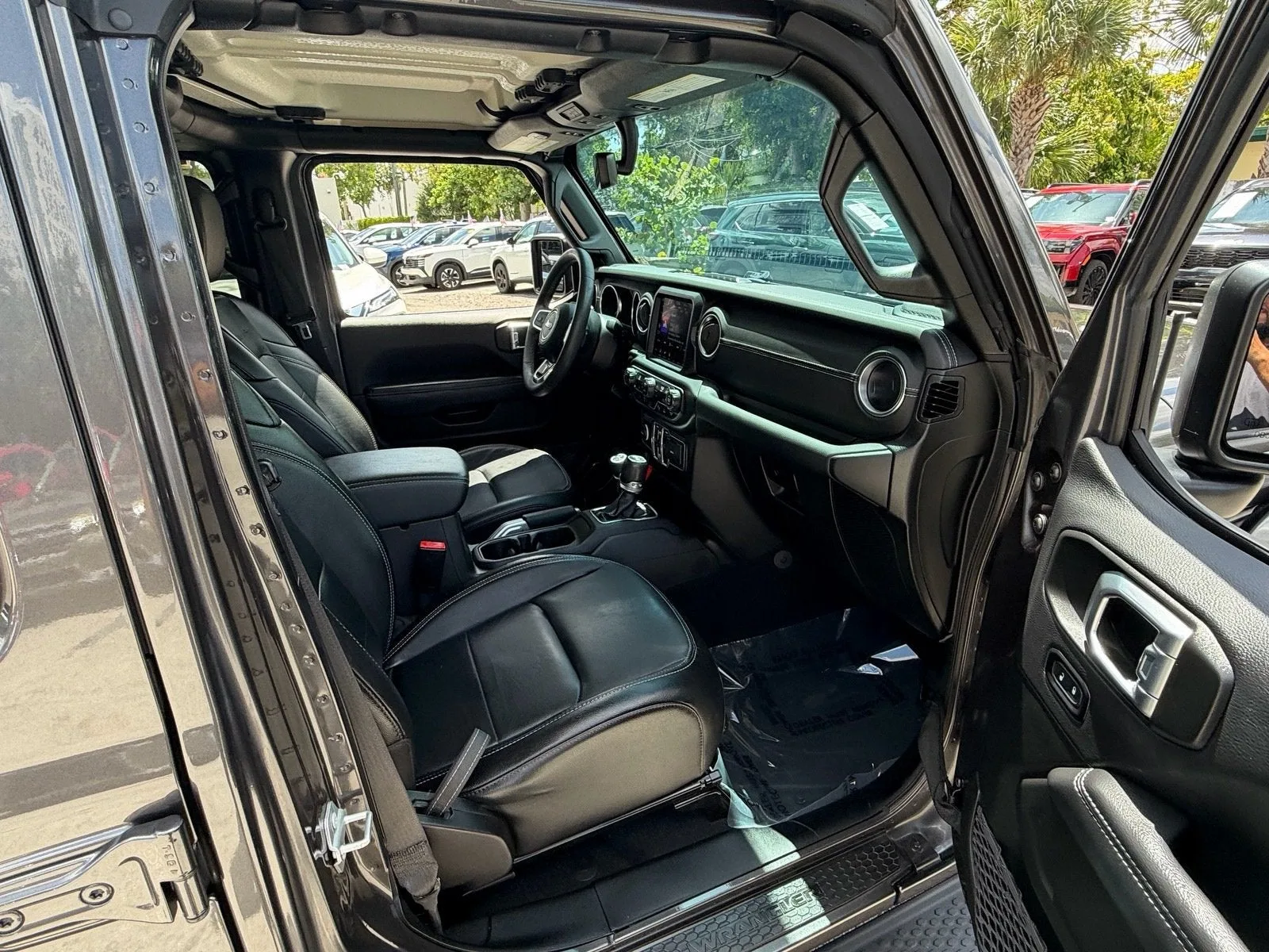 2023 Jeep Wrangler 4xe Sahara photo 17