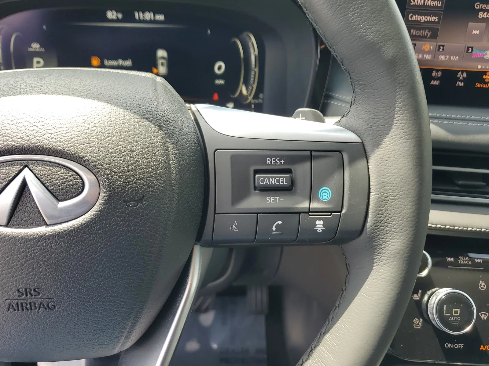 2022 INFINITI QX60 LUXE photo 23
