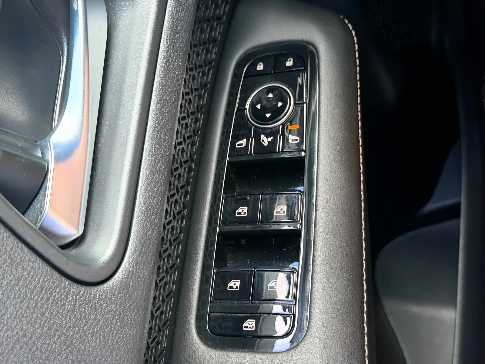 2024 Nissan ARIYA ENGAGE photo 33