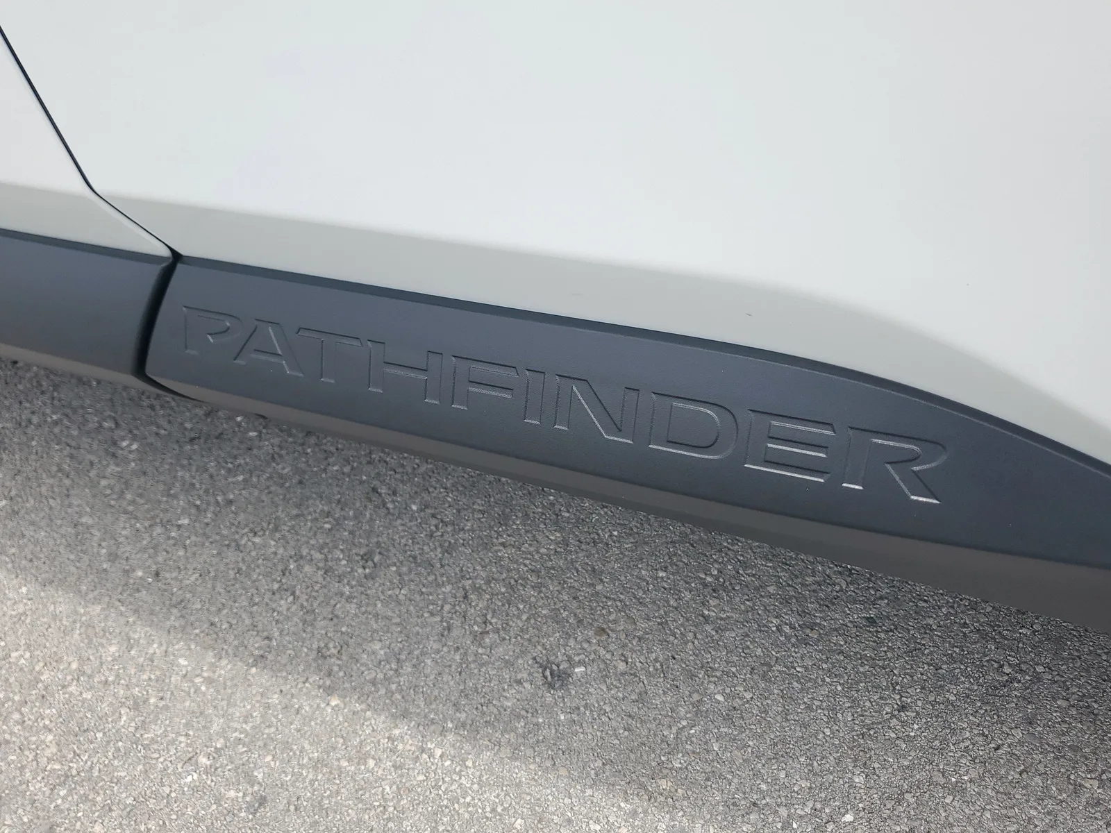 2025 Nissan Pathfinder SL photo 33