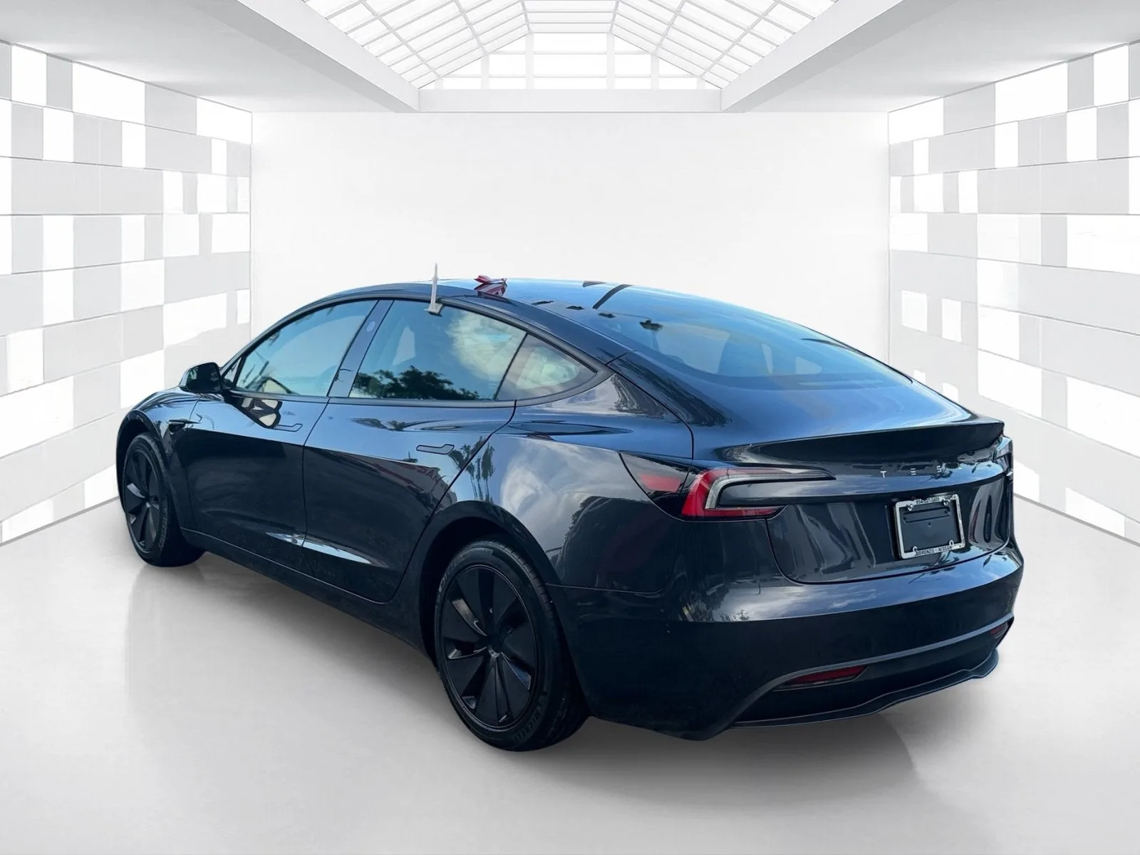 2025 Tesla Model 3 Long Range photo 5