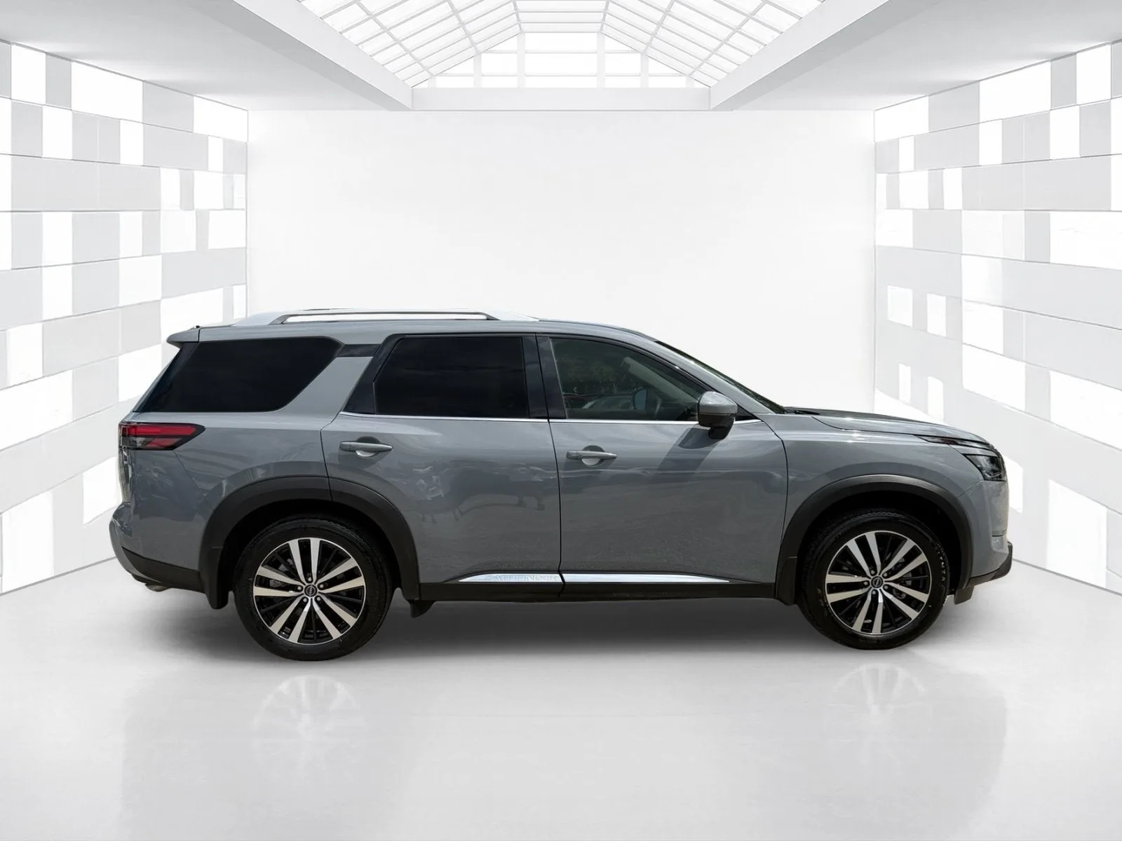 2025 Nissan Pathfinder Platinum photo 8