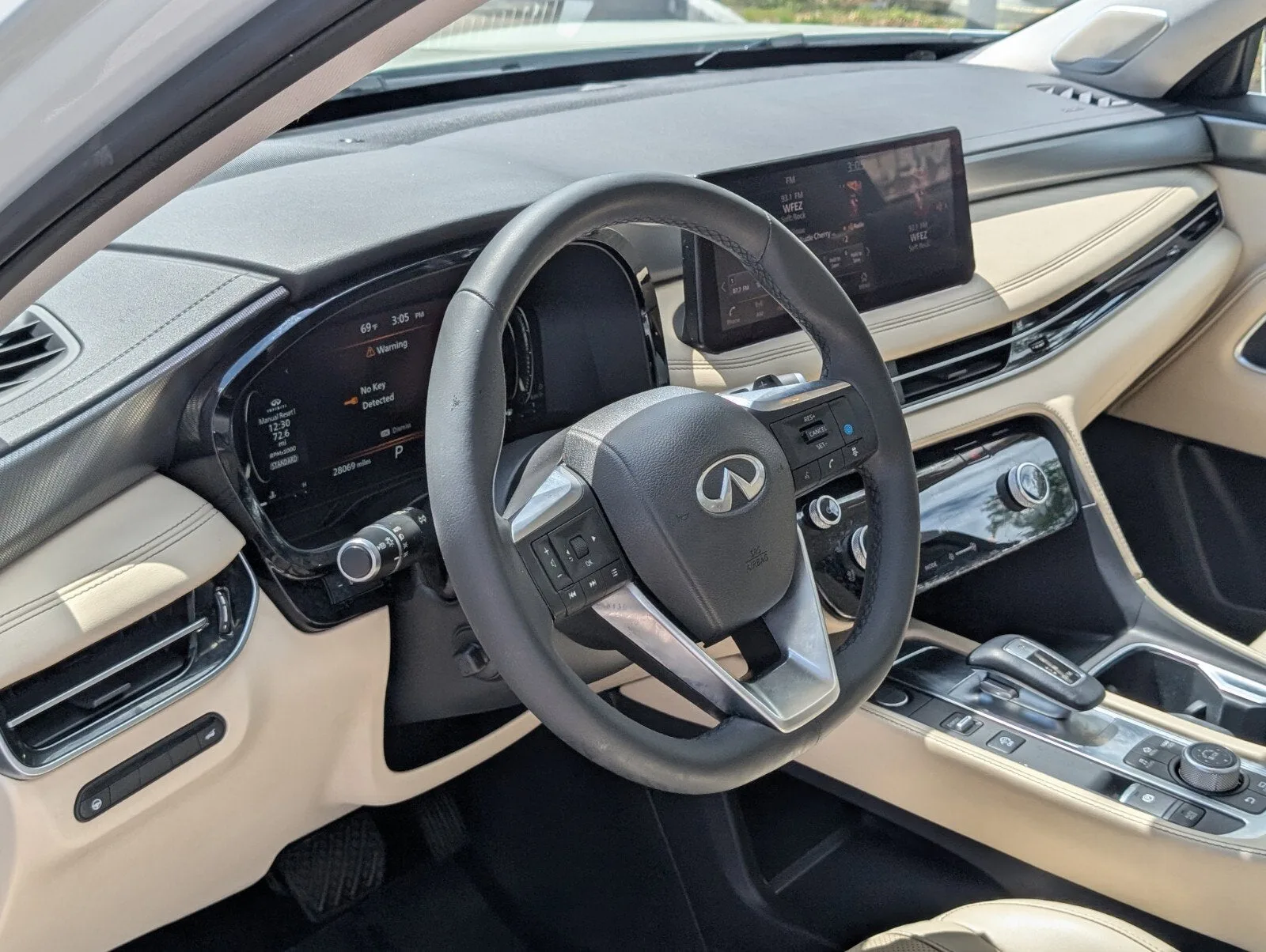 2023 INFINITI QX60 LUXE photo 12