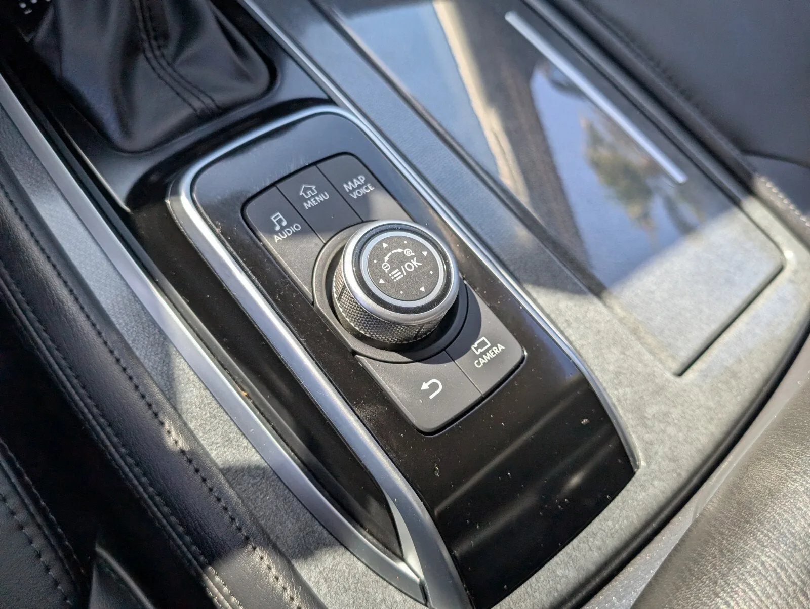 2024 Nissan Armada SV photo 29