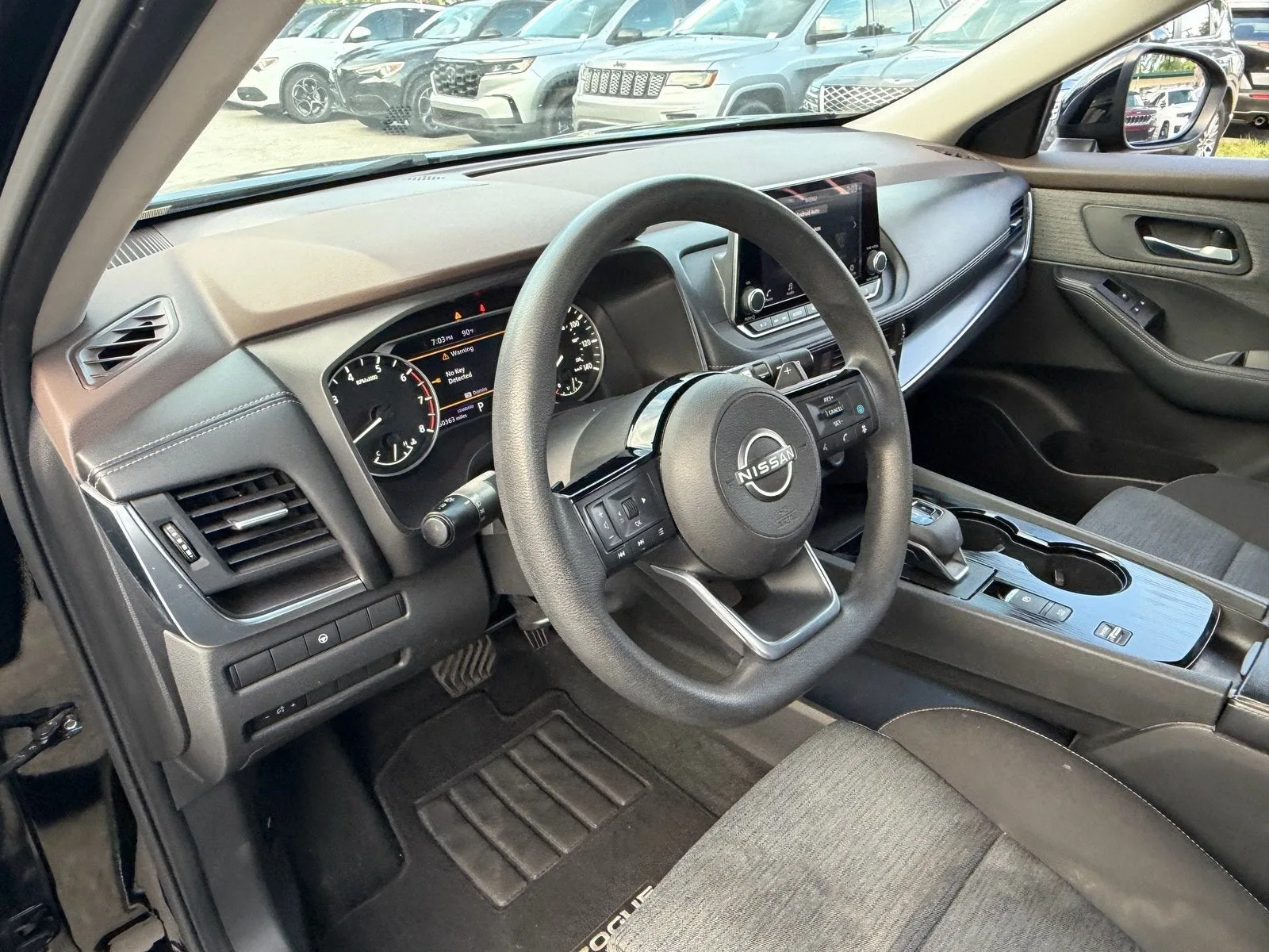 2023 Nissan Rogue SV photo 10