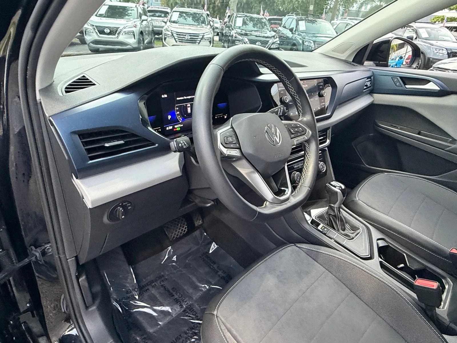 2023 Volkswagen Taos SE photo 10