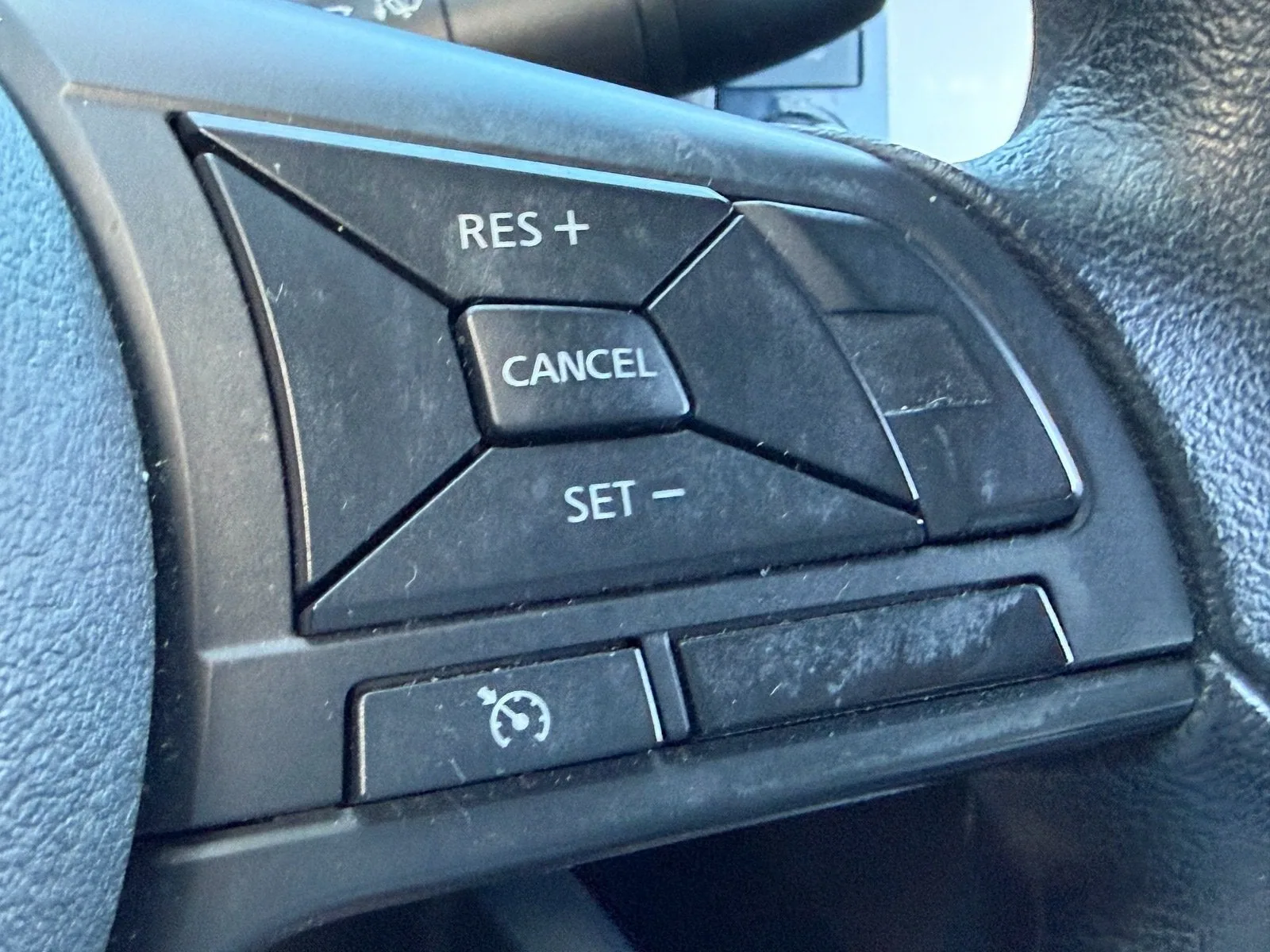 2025 Nissan Versa S photo 27
