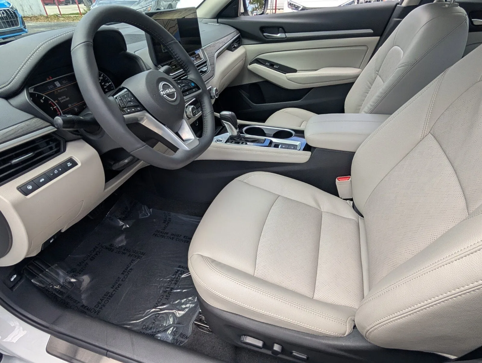 2025 Nissan Altima SL photo 10