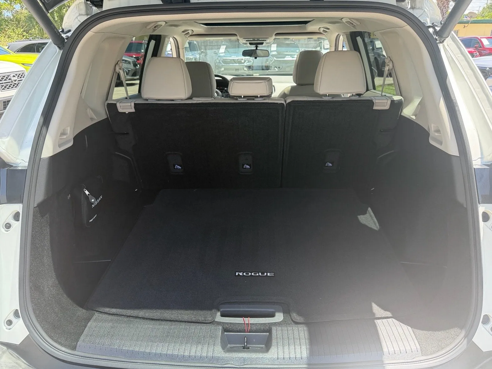 2023 Nissan Rogue SV photo 15