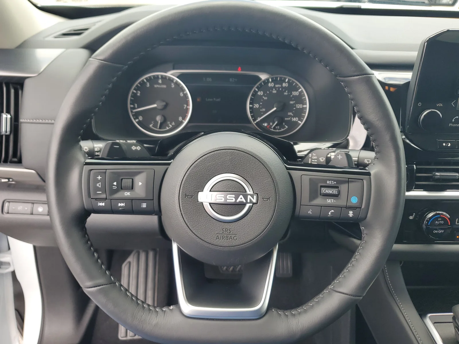 2025 Nissan Pathfinder SL photo 22