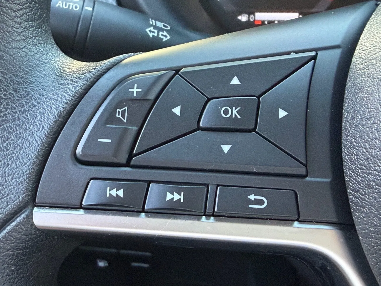 2024 Nissan Kicks SV photo 30