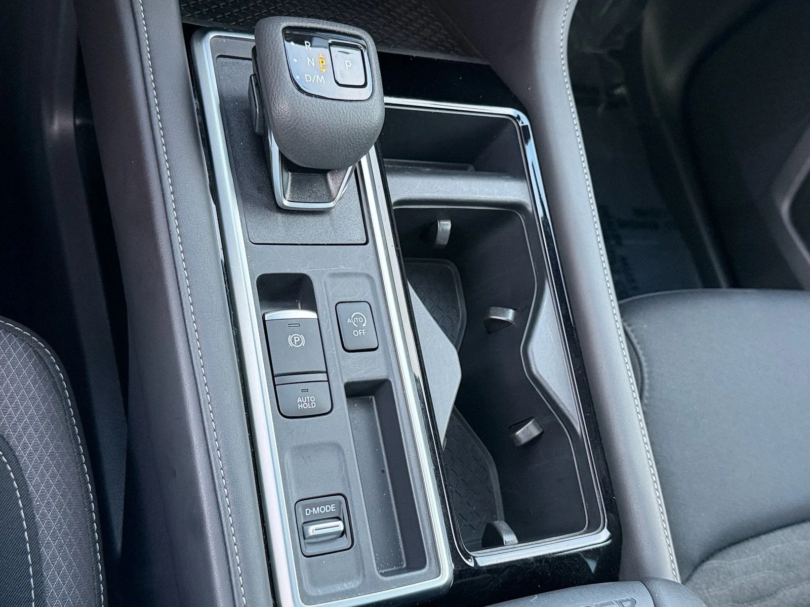 2025 Nissan Pathfinder SV photo 28