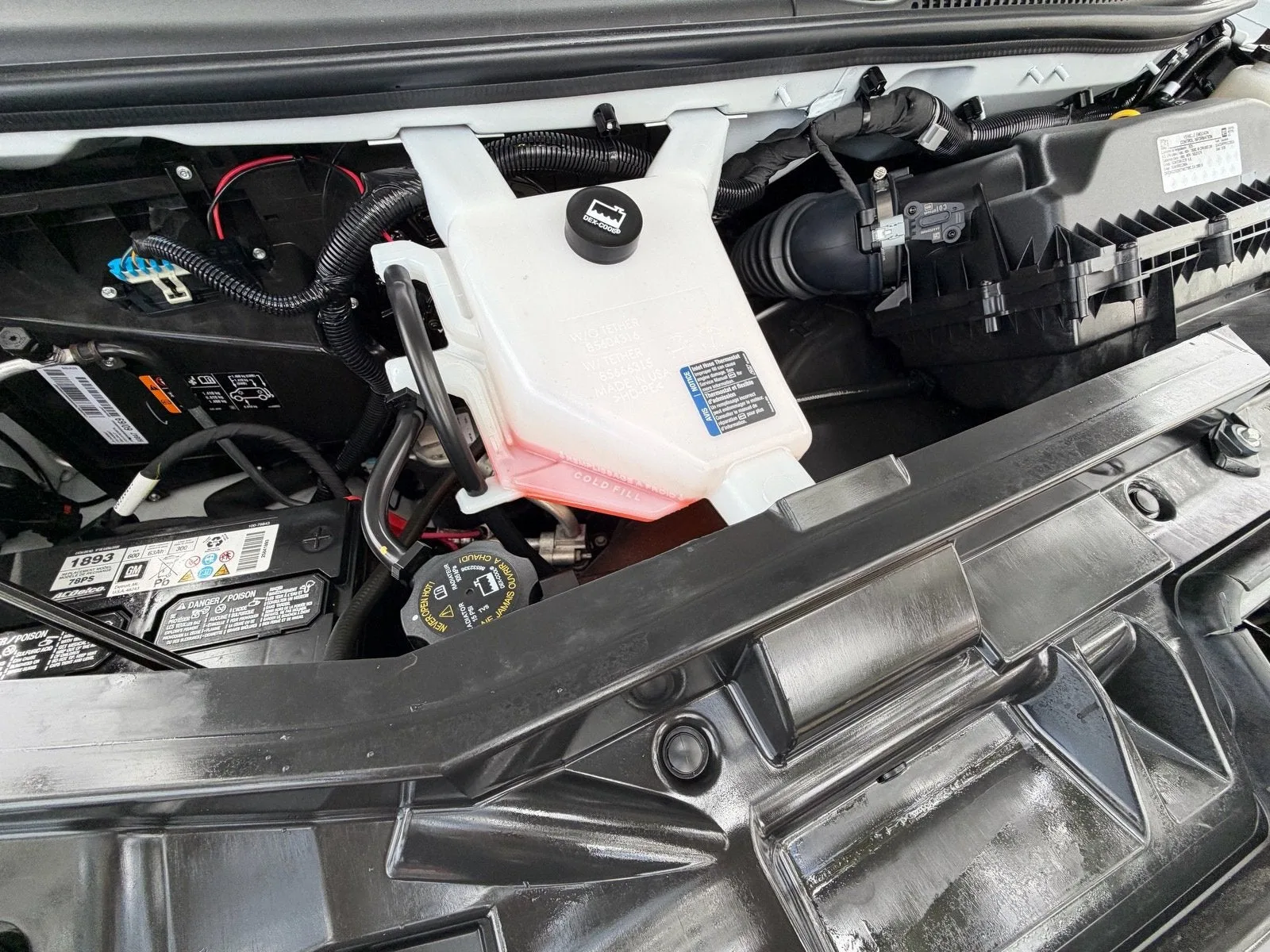2025 Chevrolet Express Passenger LT photo 16