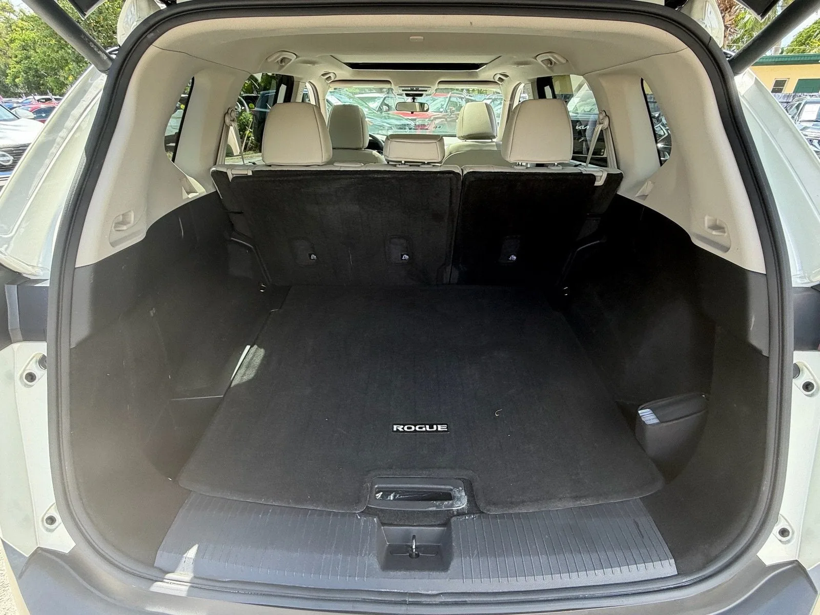 2023 Nissan Rogue SV photo 15