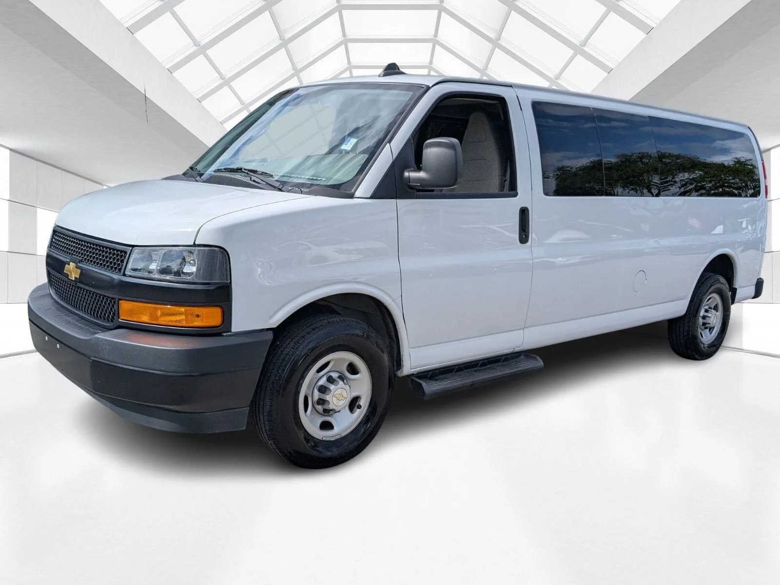 2023 Chevrolet Express Passenger LS photo 3