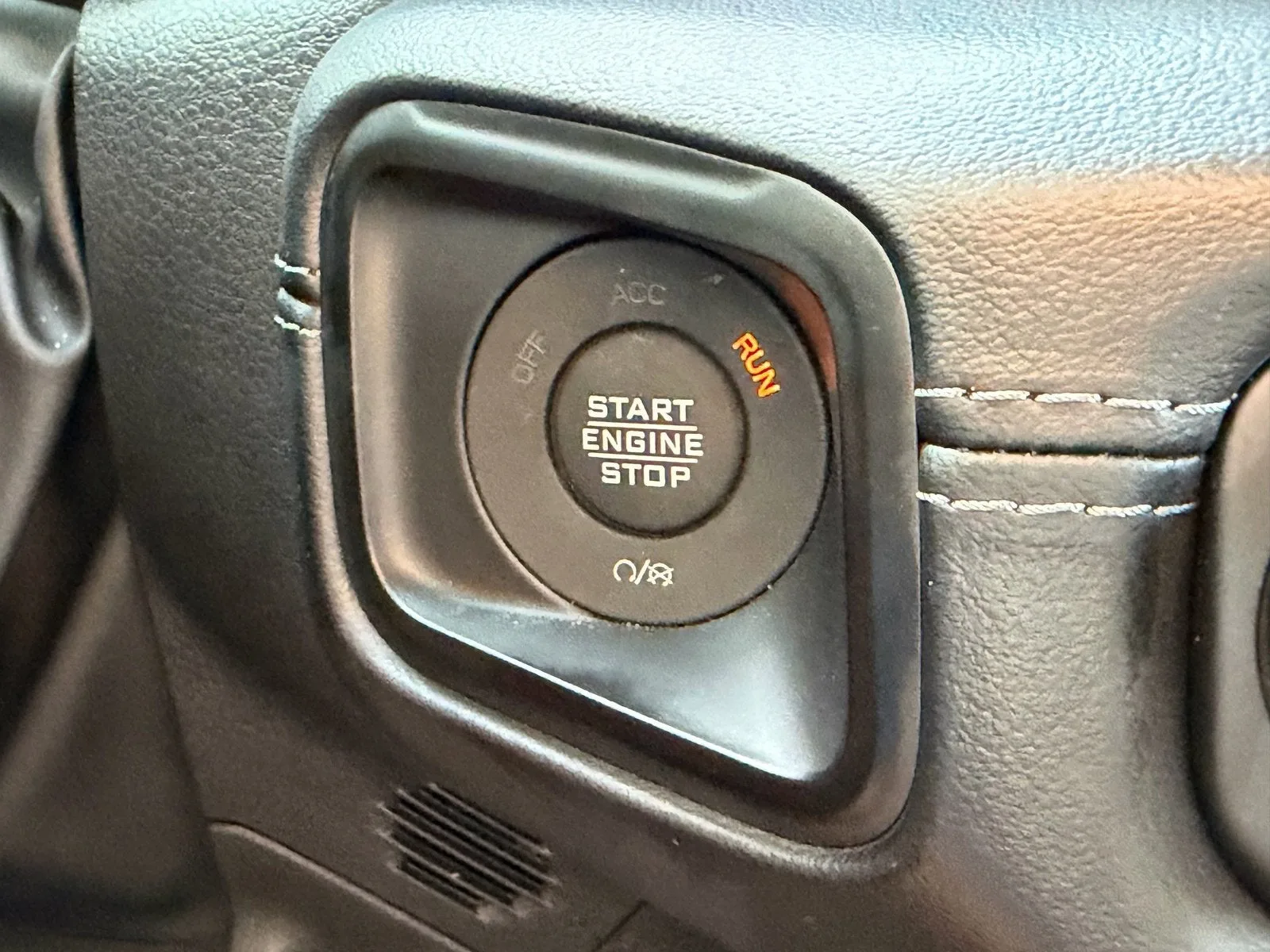 2024 Jeep Wrangler 4xe Sahara photo 26
