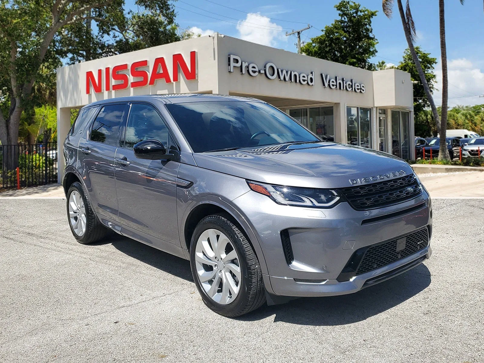 2023 Land Rover Discovery Sport SE R-Dynamic photo 3