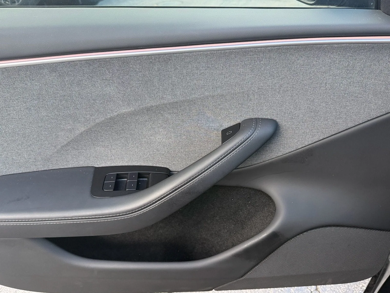 2025 Tesla Model 3 Long Range photo 29