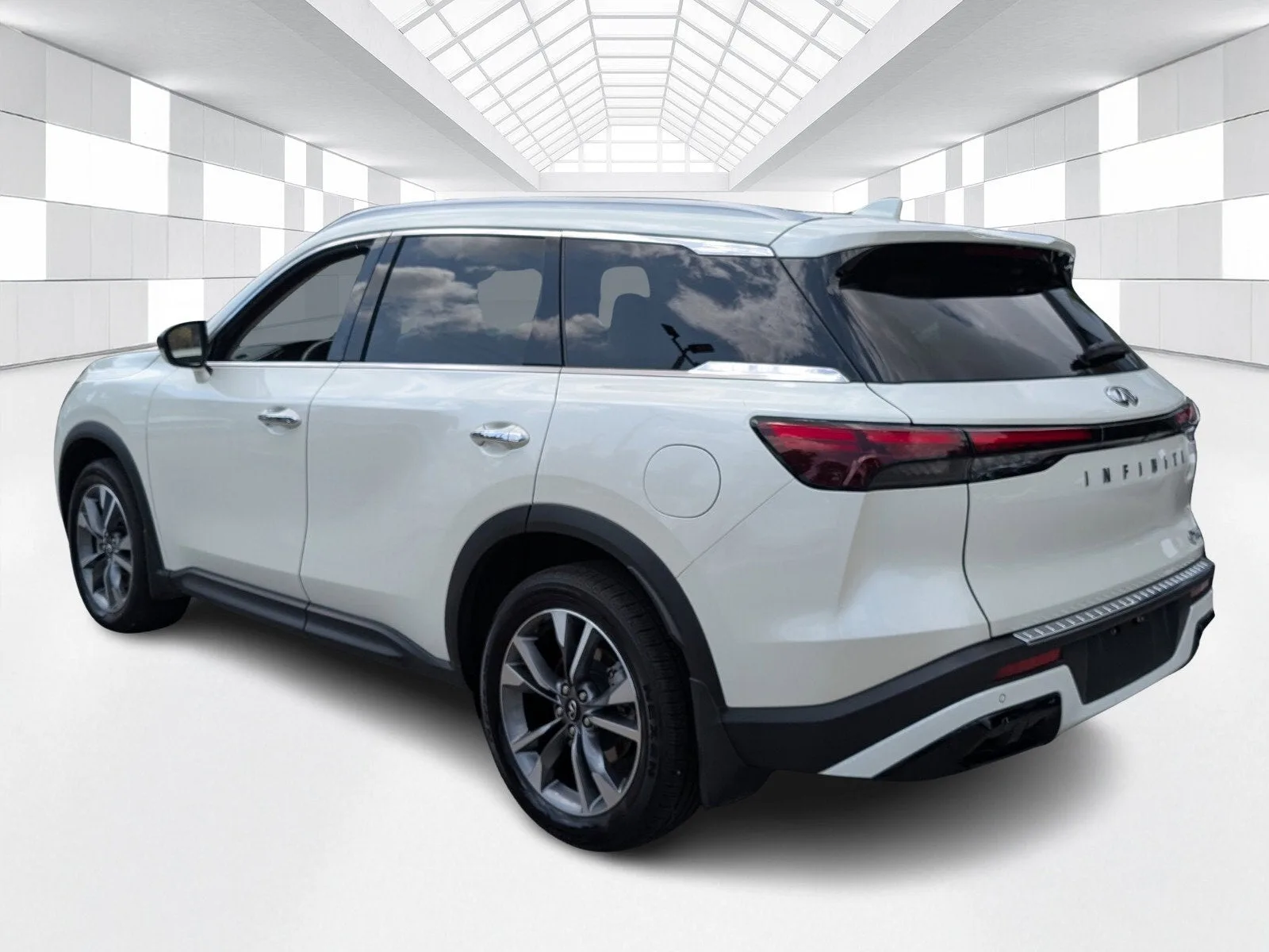 2023 INFINITI QX60 LUXE photo 5