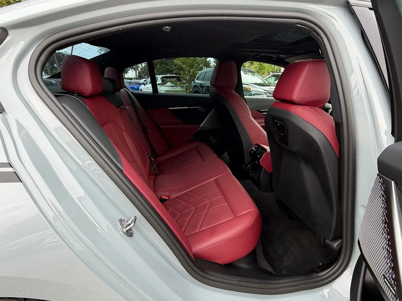 2024 BMW i5 eDrive40 photo 17