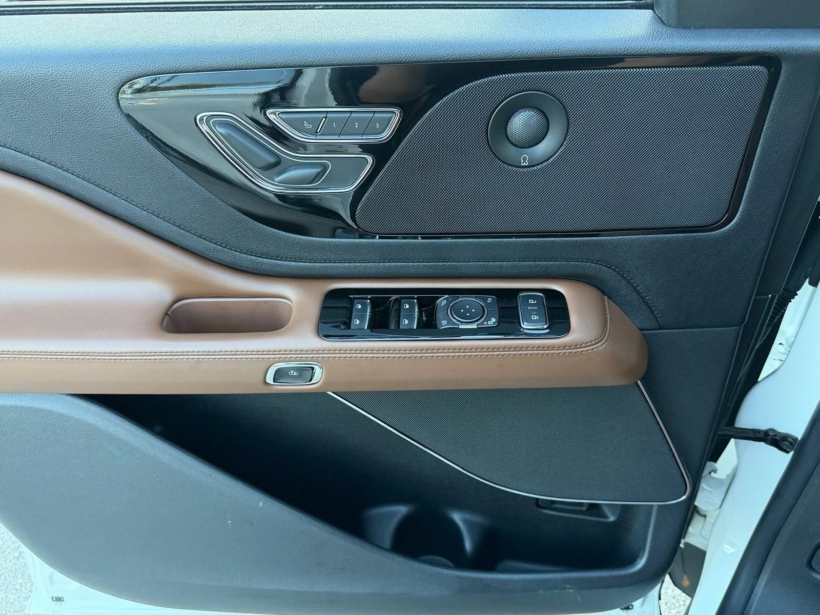 2022 Lincoln Aviator Reserve photo 37