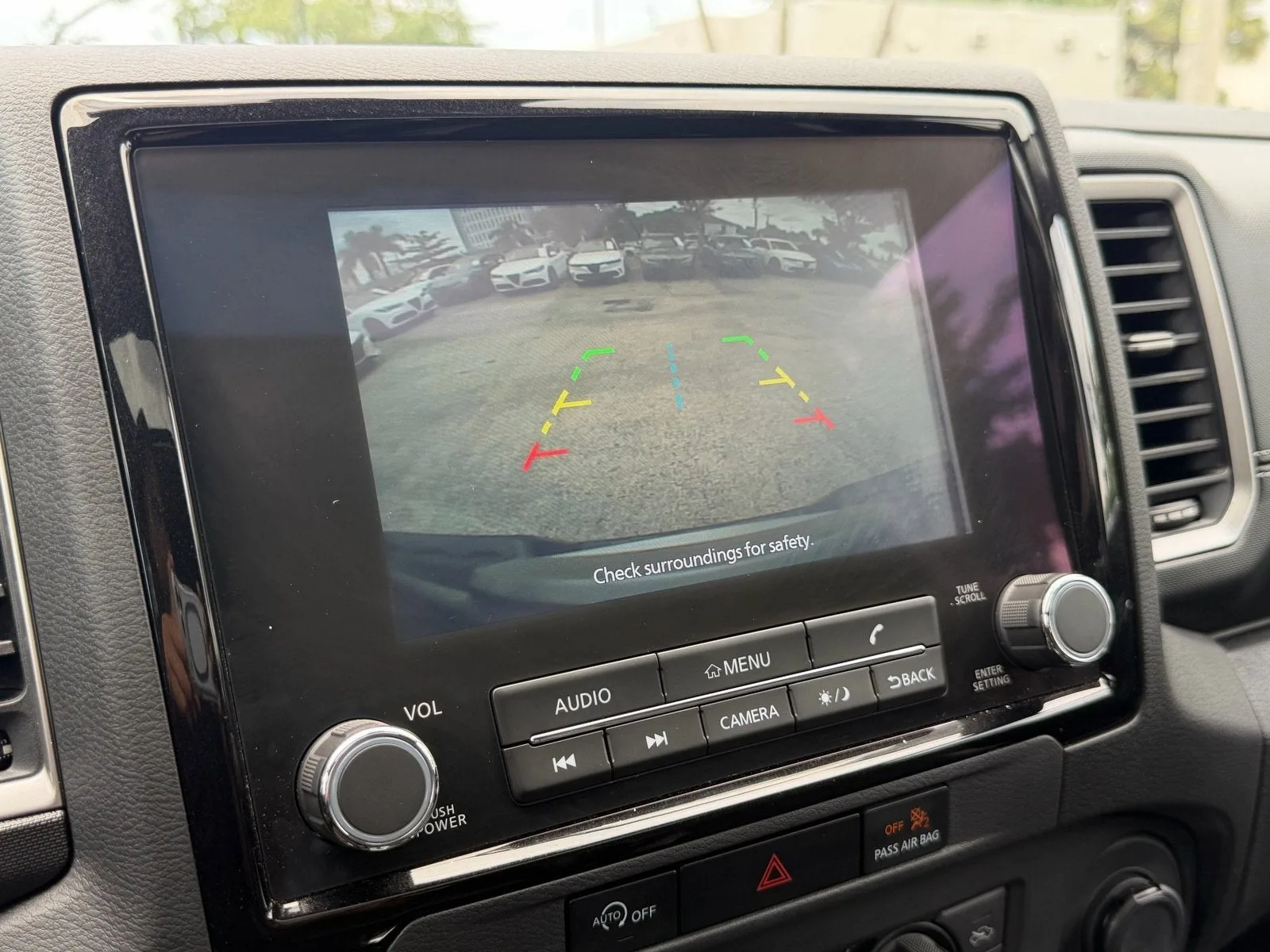 2024 Nissan Frontier Crew Cab SL photo 22