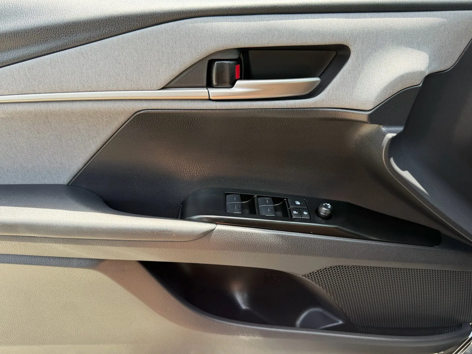 2026 Toyota Camry LE photo 35