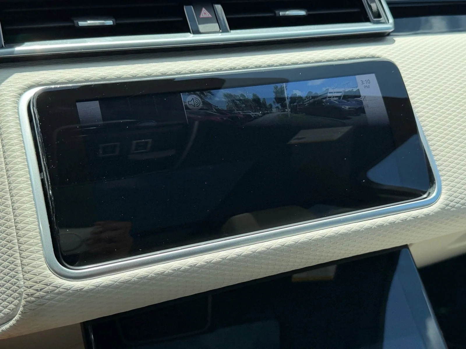 2022 Land Rover Range Rover Velar R-Dynamic S photo 24