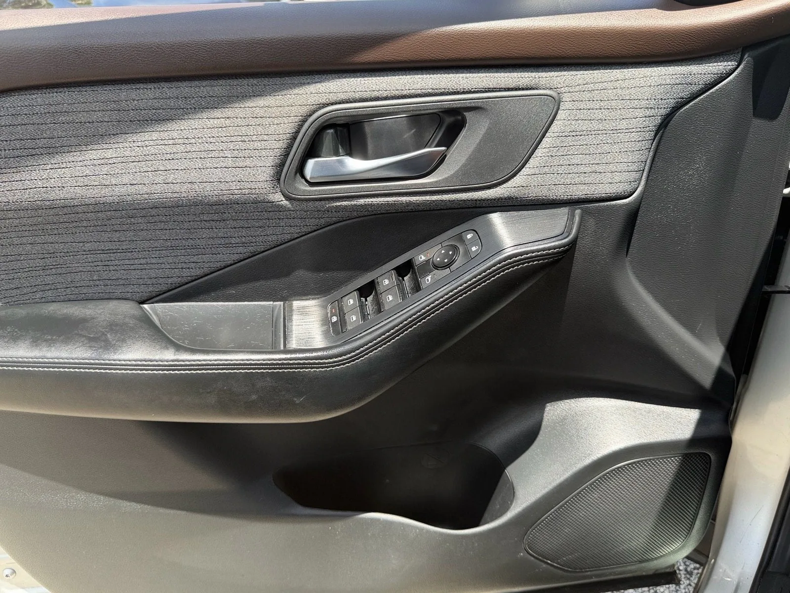 2023 Nissan Rogue SV photo 32