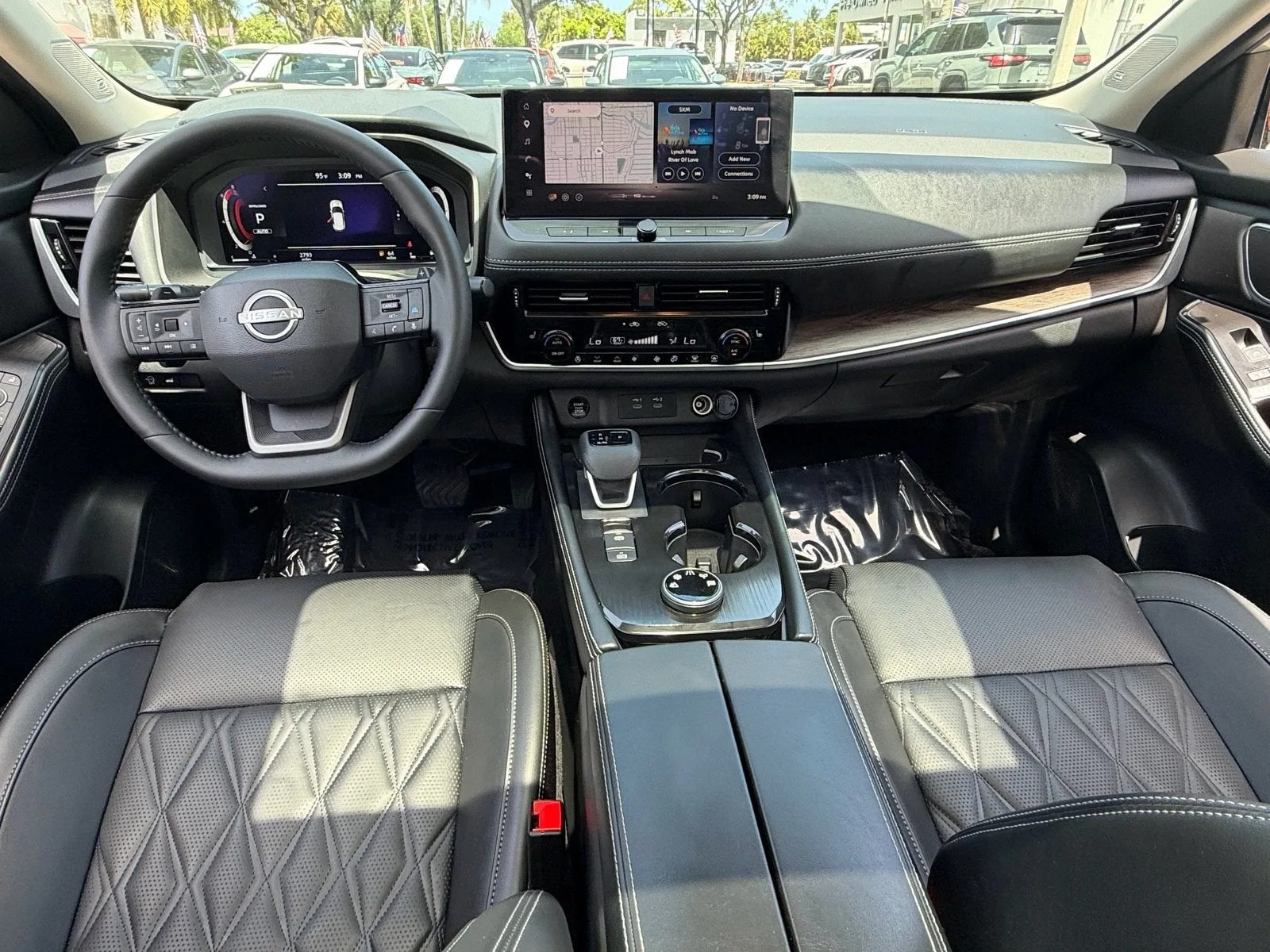 2026 Nissan Rogue Platinum photo 13