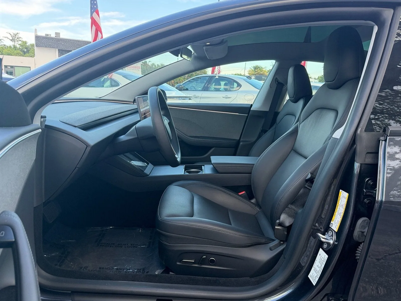 2025 Tesla Model 3 Long Range photo 9