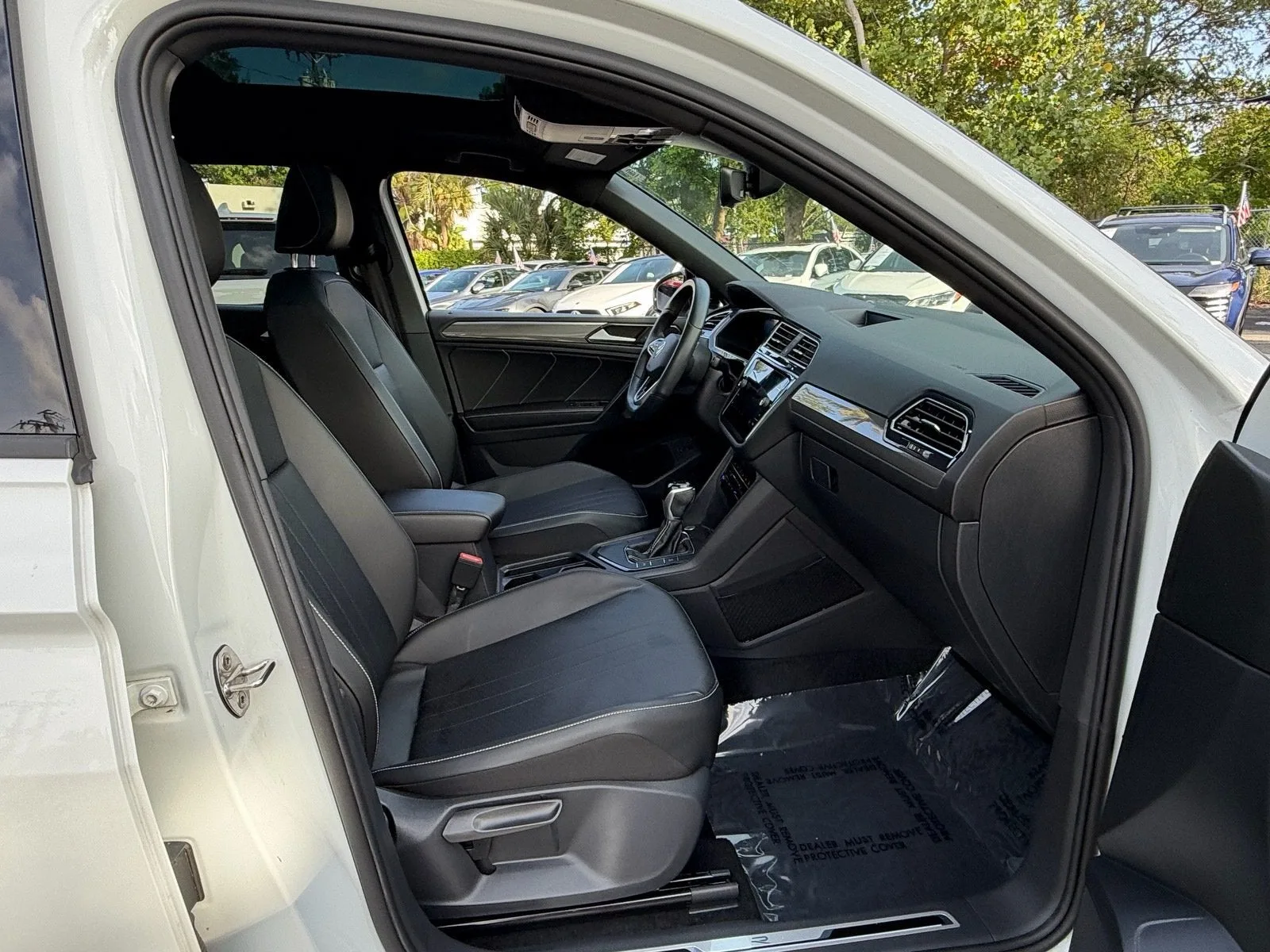 2022 Volkswagen Tiguan SE R-Line Black photo 18