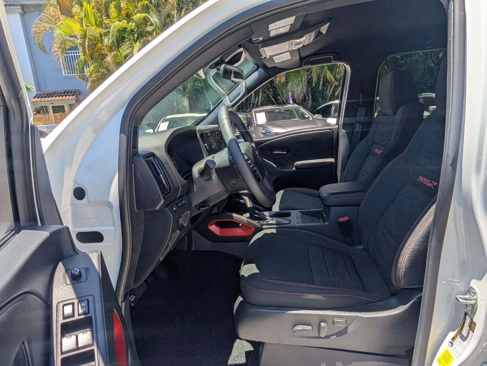 2026 Nissan Frontier PRO-X photo 9