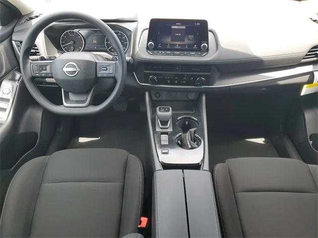 2025 Nissan Rogue S photo 8