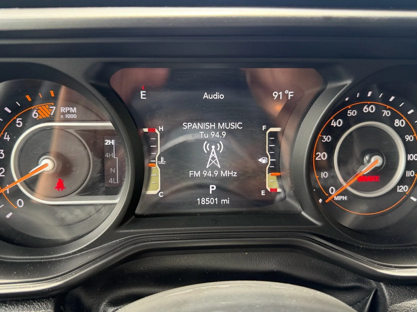 2025 Jeep Wrangler Sahara photo 21