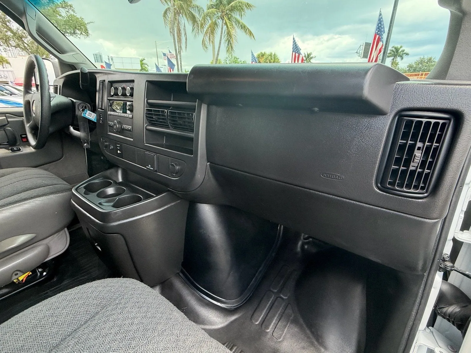 2025 Chevrolet Express Cargo Van Work Van photo 12