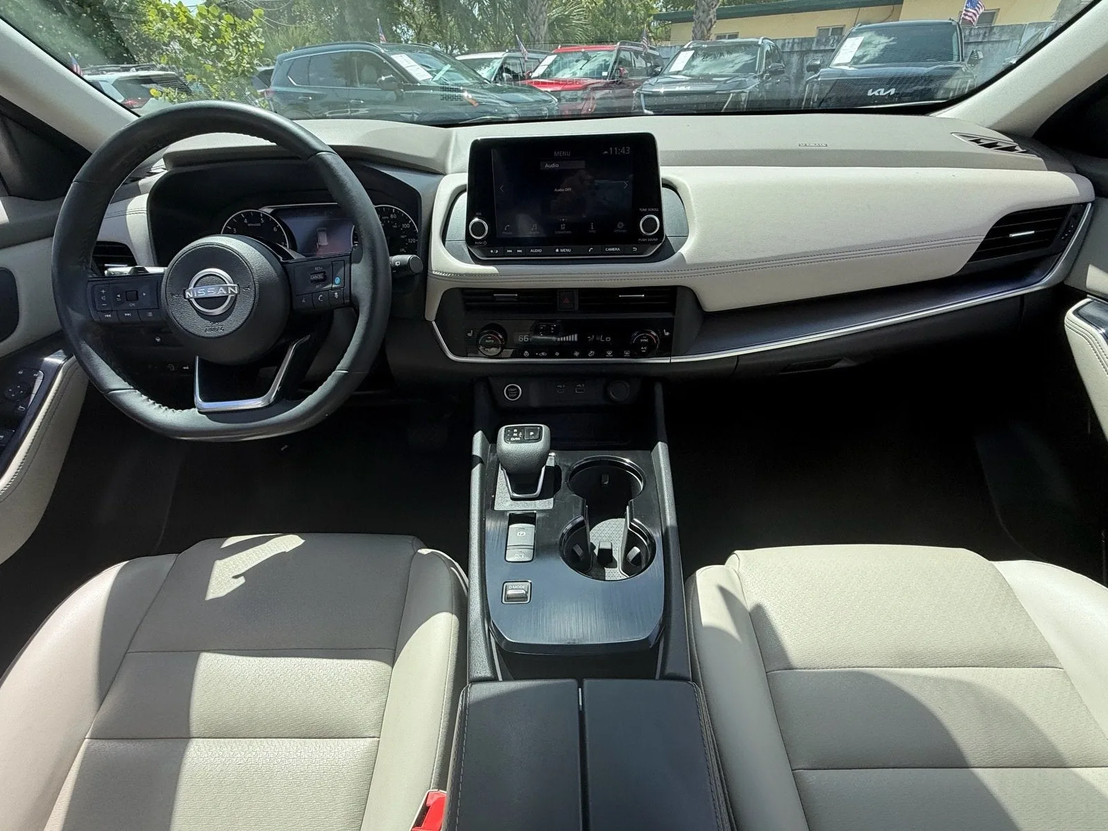 2023 Nissan Rogue SV photo 14