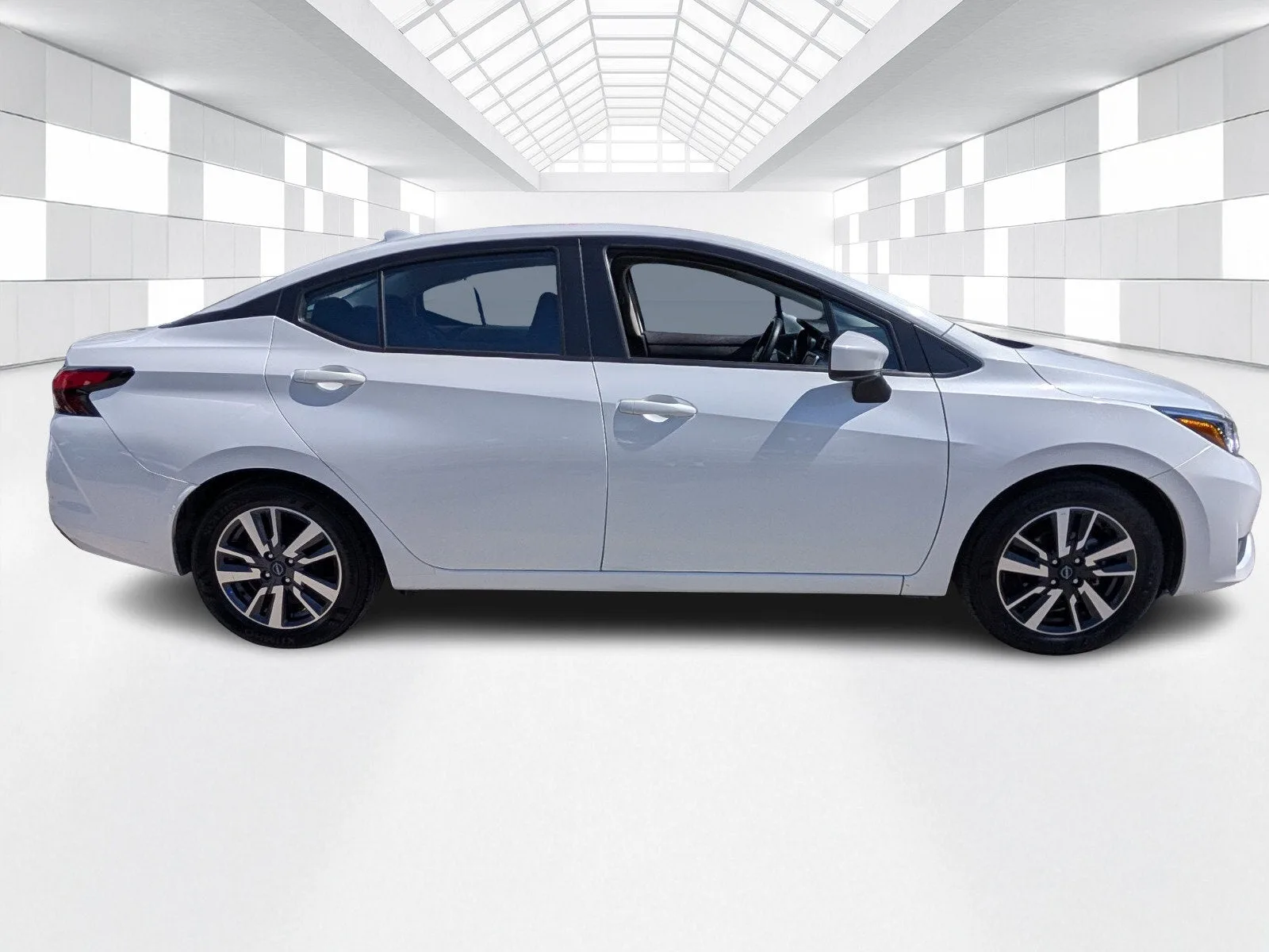 2025 Nissan Versa SV photo 7