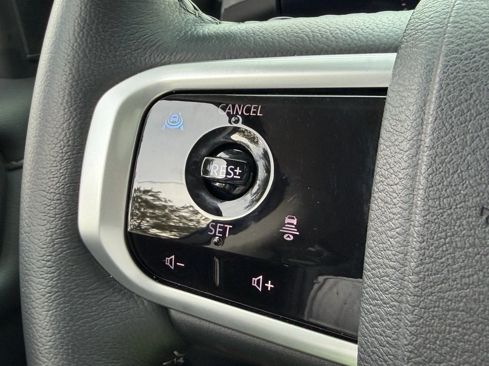 2026 Nissan Armada SV photo 29