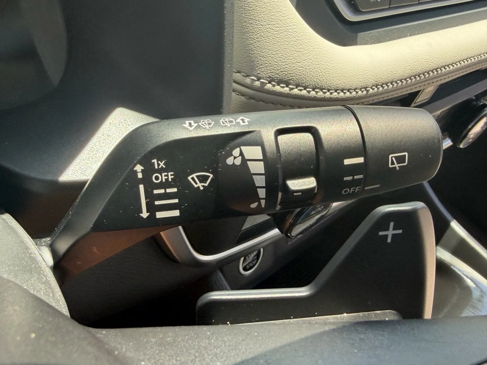 2023 Nissan Rogue SV photo 30