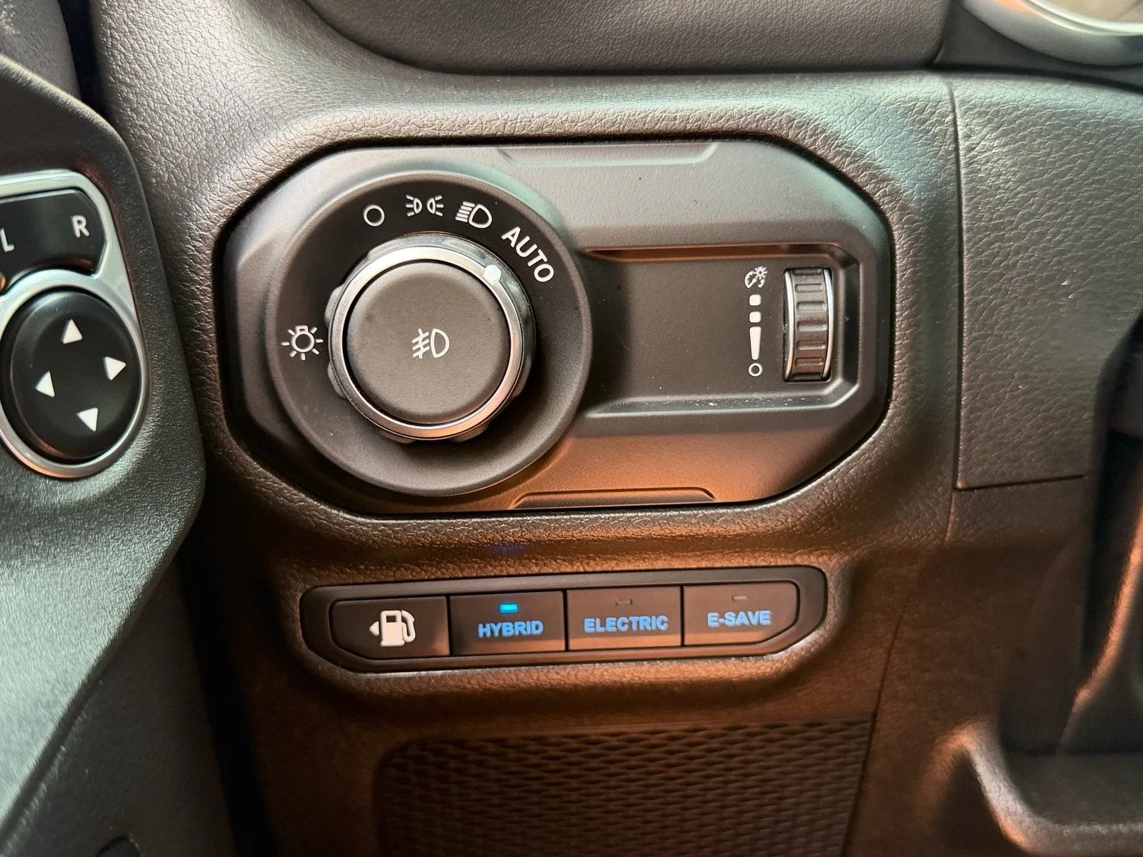 2023 Jeep Wrangler 4xe Sahara photo 33