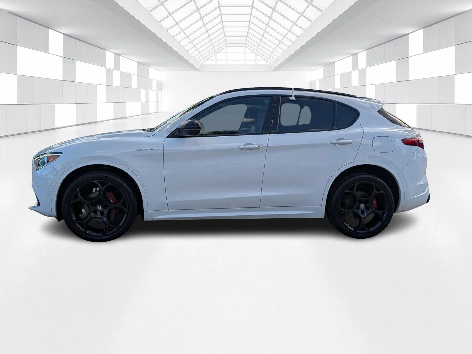 2023 Alfa Romeo Stelvio Veloce photo 4